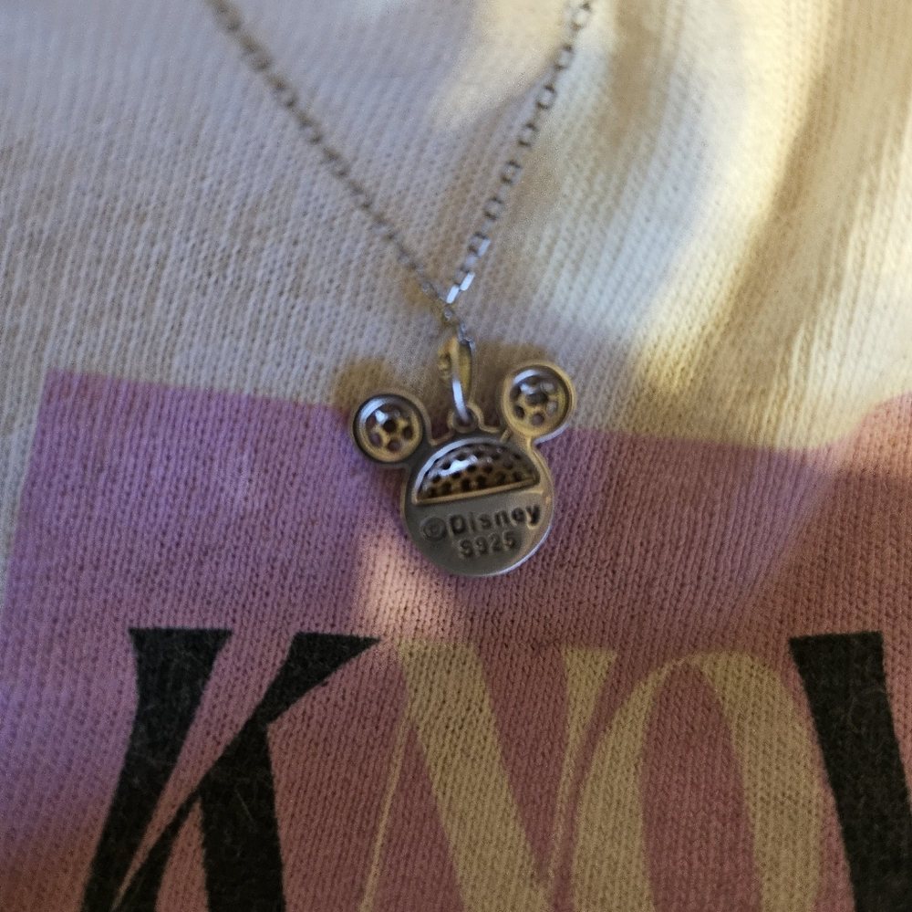 Mickey Mouse Disney necklace - Picture 3 of 4
